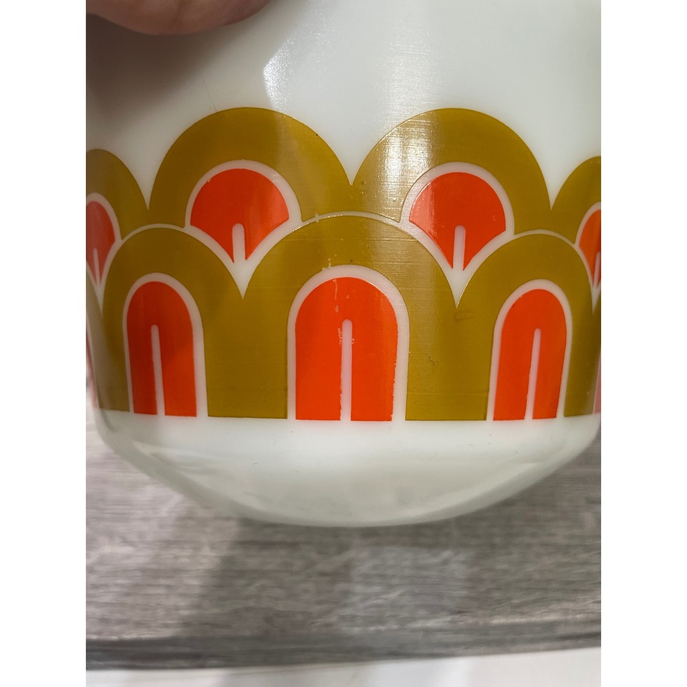 Vintage Pyrex 443 1.5 Qt Arches Fish scales 1971 bowl Orange Gold Milk Glass - Picture 4 of 5